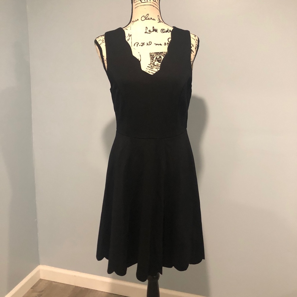 NWT 💕 Francesca’s black scalloped dress 💕 Large - Picture 3 of 8